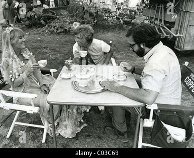 PETULA CLARK relaxes with Tommy Steele centre and director Francis Ford Coppola on set of 1968 Warner Bros film Finian's Rainbow Stock Photo