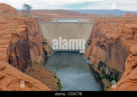 Glen Canyon Dam on Lake Powell, Arizona, USA Stock Photo