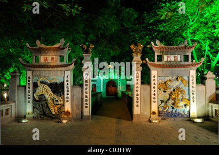 Entrance to the Red Bridge, Hoan Kiem Lake, Hanoi, Vietnam, Southeast Asia Stock Photo