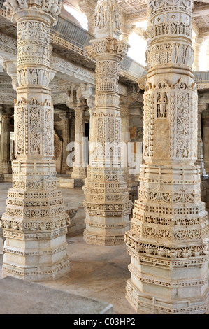 Inner hall with ornate marble pillars in the Temple of Ranakpur, a temple of the Jain religion, Rajasthan, North India, India Stock Photo