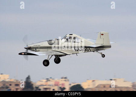 Thrush 510P crop spraying aircraft landing in Malta Stock Photo