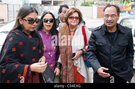 Renowned Indian Film Actress, Shabana Azmi along with Saleema Hashmi and Allama Saeed Azhar comes to attend Faiz Aman Mela Stock Photo