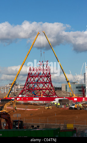 The ArcelorMittal Orbit under construction at the Olympic Park Stock Photo