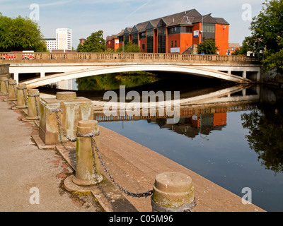 Bridge over the River Derwent in the centre of Derby city in Derbyshire England UK Stock Photo