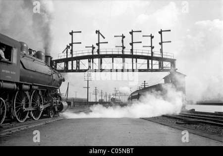 Southern Pacific Atlantic A3 Class Steam Locomotive Departing California Rail Station in 1906 Stock Photo