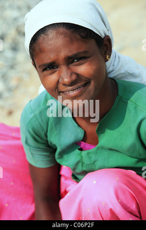 girl working in an open cast mine Andhra Pradesh South India Stock Photo