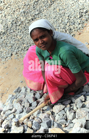 girl working in an open cast mine Andhra Pradesh South India Stock Photo