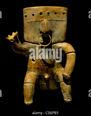 Human Figure Quimbaya culture gold ceramic and integration period 1200 1500 AD Colombia Stock Photo