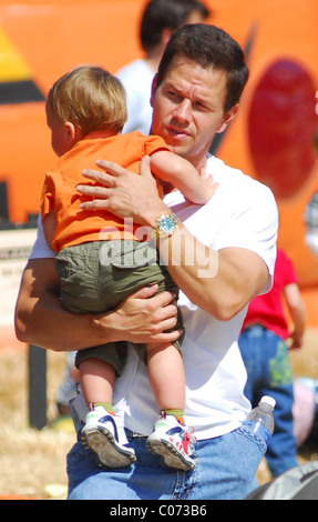 Mark Wahlberg and son Michael Wahlberg picking pumpkins ready for Halloween Los Angeles, California - 14.10.07  : Stock Photo