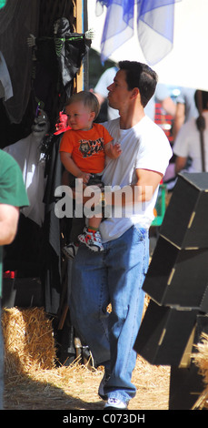 Mark Wahlberg and son Michael Wahlberg picking pumpkins ready for Halloween Los Angeles, California - 14.10.07  : Stock Photo