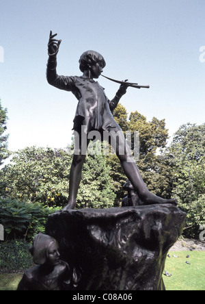 Peter Pan bronze statue sculpture in Kensington Gardens London commissioned by J M Barrie made by Sir George Frampton now  listed building England UK Stock Photo