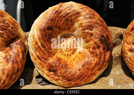 Traditional Uzbek flat bread, Samarkand, Uzbekistan, Central Asia Stock Photo