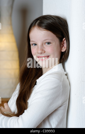 Portrait smiling girl 10 hi-res stock photography and images - Alamy