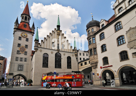 Old Town Hall with a sightseeing bus in front of it, Munich, Bavaria, Germany, Europe