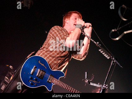 Josh Homme lead singer Queens of the Stone Age August 2003 Big day ...