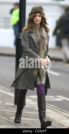 Trinny Woodall makes her way home after dropping her children off from school London, England - 11.11.09 Stock Photo