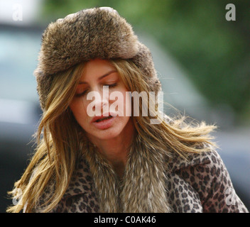 Trinny Woodall makes her way home after dropping her children off from school London, England - 11.11.09 Stock Photo