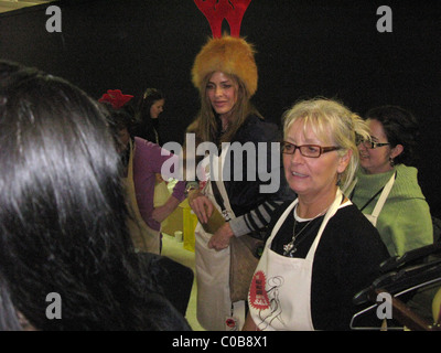 Trinny Woodhall Really Really Great Garage Sale charity event held in Selfridges car parl London, England - 15.11.09 Stock Photo