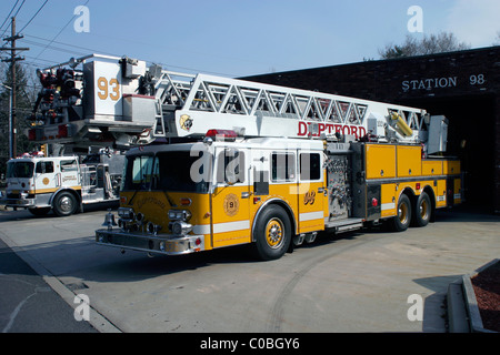 Simon Snorkel fire truck Stock Photo - Alamy