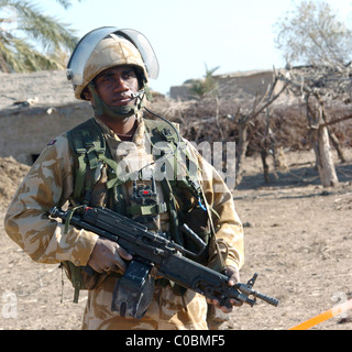 The welsh Guards on there tour of duty in Iraq on Op telic 5 2004/2004 Stock Photo