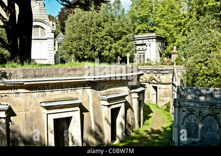 Graves on Highgate cemetery, Graeber auf dem Friedhof in Highgate Stock Photo