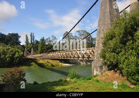 The historic Clifden Suspension Bridge over Waiau River, Clifden, Southland, South Island, New Zealand Stock Photo