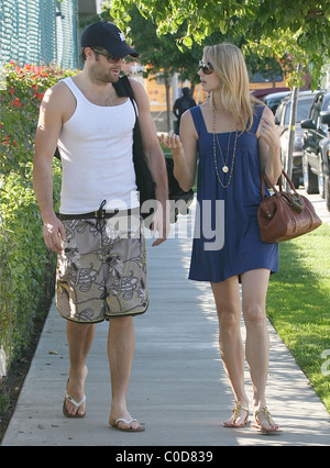 Stacie Keibler and Geoff Stults on a romantic walk in Santa Monica California, USA - 12.04.08 Agent 47/ Stock Photo