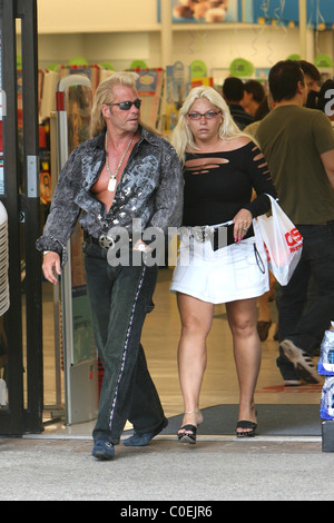 Duane Chapman aka 'Dog' the bounty hunter and his wife Beth Smith spend the afternoon together shopping Malibu, California - Stock Photo