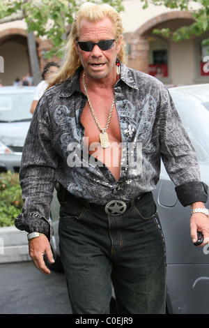 Duane Chapman aka 'Dog' the bounty hunter spends the afternoon shopping with his wife Malibu, California - 27.04.08 Stock Photo
