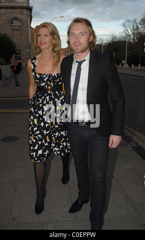 Ronan Keating and Yvonne Keating arrive at Shanahans on the Green restaurant to celebrate their 10th wedding anniversary Stock Photo