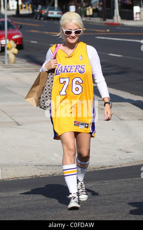 Holly Madison shows her team pride by wearing a Los Angeles Laker basketball jersey as she shops on Robertson Blvd West Stock Photo