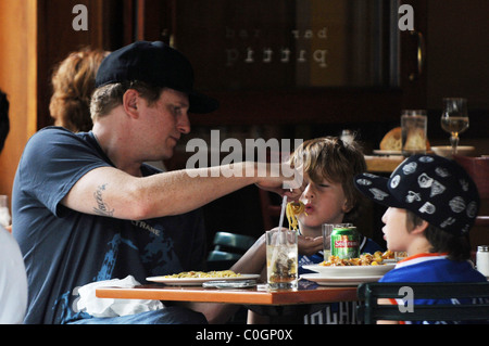 Michael Rapaport  and family eating lunch at Da Silvano's New York City, USA - 19.06.08 Stock Photo