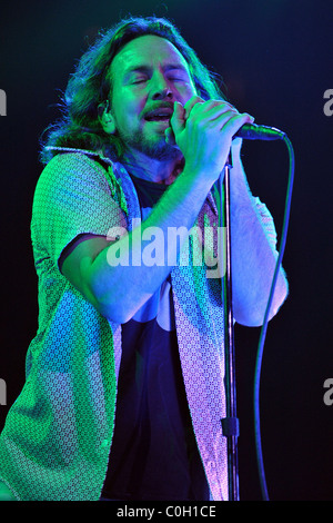 Eddie Vedder Pearl Jam performing live in concert at Madison Square Garden New York City, USA  - 24.06.08 Stock Photo