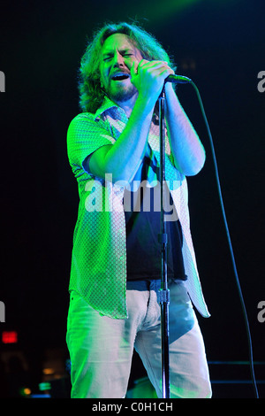 Eddie Vedder Pearl Jam performing live in concert at Madison Square Garden New York City, USA  - 24.06.08 Stock Photo