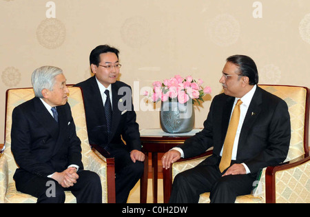 President, Asif Ali Zardari exchanges views with Japan Emperor, Akihito during meeting at Imperial Palace in Tokyo - Stock Photo