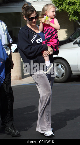 Jennifer Garner Takes Her Daughter Violet Affleck Shopping At Fred ...