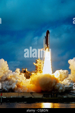 Space shuttle launch Stock Photo - Alamy