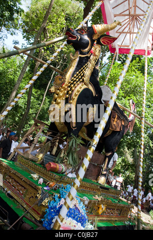 Cremation in Ubud, Bali, Indonesia. Coffin-shaped coffin. Stock Photo