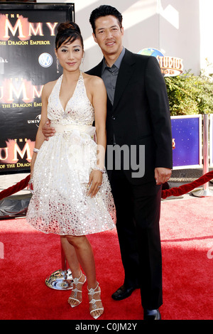 Russell Wong and wife Los Angeles Premiere of 'The Mummy: Tomb Of The Dragon Emperor' at the Gibson Amphitheatre Universal Stock Photo