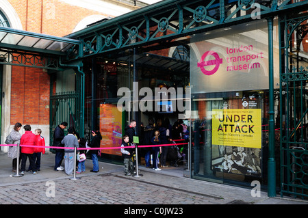 People Queuing to get in the London Transport Museum, Covent Garden, London, England, Uk Stock Photo