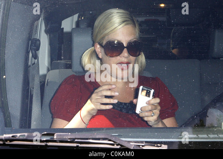 Tori Spelling leaves Sunset Plaza with her husband Los Angeles, California - 13.08.08 Stock Photo