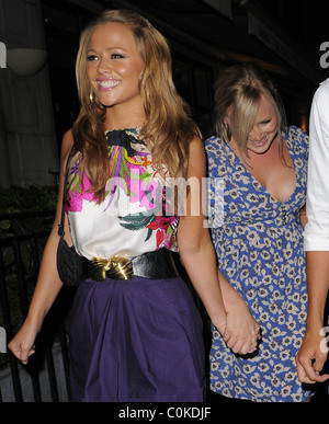 Kimberley Walsh arrives at The Burlington Club with younger sister Amy Walsh to celebrate her older sister Sally Walsh's 30th Stock Photo