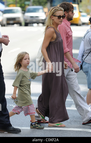 Kate Hudson takes her son Ryder Robinson to the playground New York City, USA - 03.08.08 Stock Photo