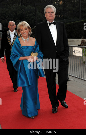 Barbara Walters and Sir Howard Stringer   Metropolitan Opera Season Opens 125th Anniversary Season Season with a Star Studded Stock Photo