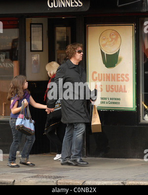 Singer Gary Moore out shopping with his family Dublin, Ireland - 29.09.08 Stock Photo