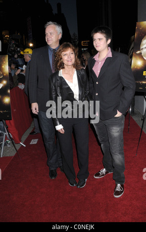 Tim Robbins, Susan Sarandon and Mile Robbins 'The City of Ember' New York premiere held at AMC Loews 19th Street East - Stock Photo