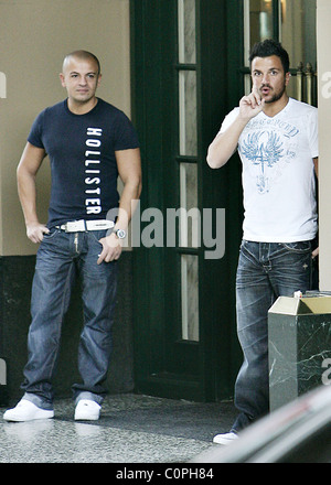 Peter Andre and his Brother leaving the Beverly Wilshire Hotel. Los Angeles, California, USA - 01.11.08 Stock Photo