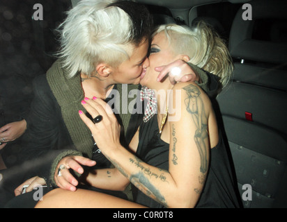 Jodie Marsh and her girlfriend Nina kiss in the back of a taxi after leaving Chinawhite nightclub London, England - 12.11.08 Stock Photo