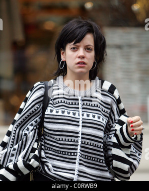 Lily Allen seen out shopping wearing green knee high leather boots. London, England - 18.12.08 Stock Photo