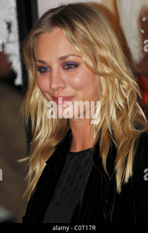 Kaley Cuoco arriving at the 'Marley & Me' world premiere at the Mann's